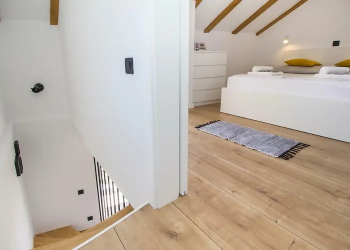 Nyaraló House Kleme *